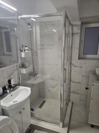 Apartament cu 2 camere decomandat, mobilat în Universitate