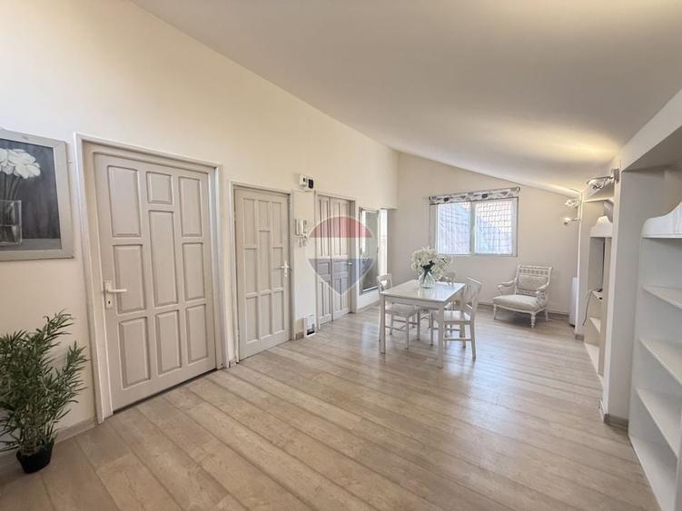 Apartament cu 2 camere semidecomandat, mobilat în Gruia