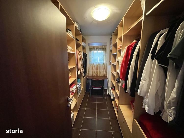 Casă cu 4 camere în Hârsa