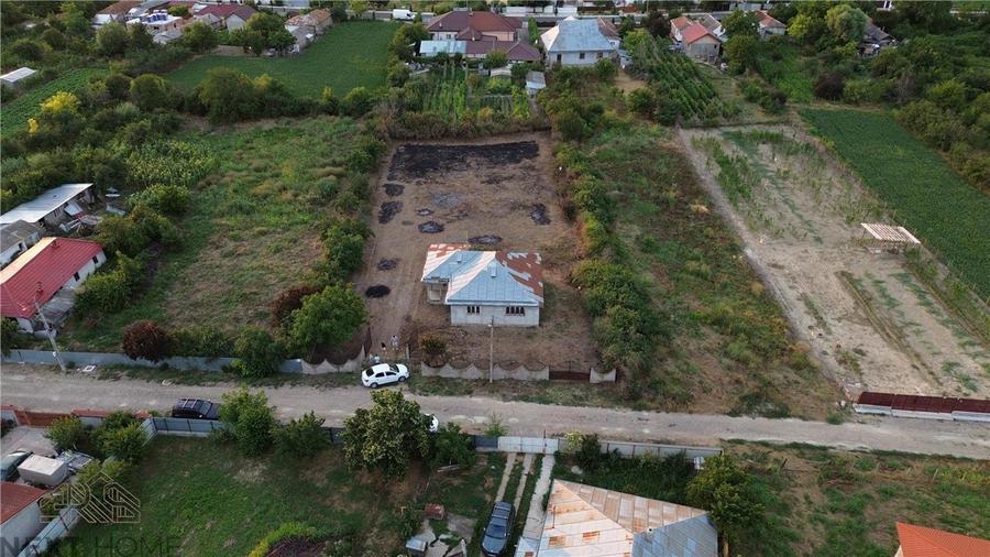 Casă cu 4 camere cu Canalizare în Vulturu