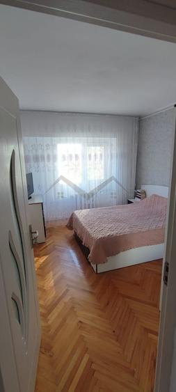 Apartament cu 3 camere decomandat în Dacia