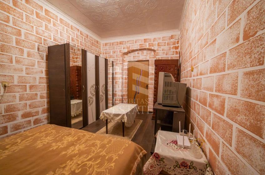 Apartament cu 3 camere semidecomandat, mobilat în Dâmbovița