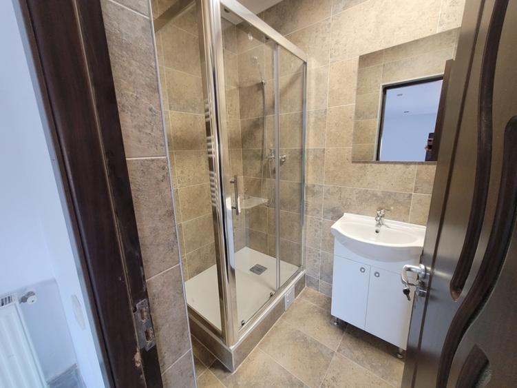 Casă cu 4 camere cu Teren 200 Mp în Rahova
