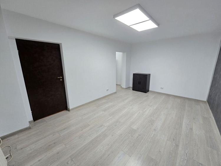 Birou, de 40 mp, în Unirii