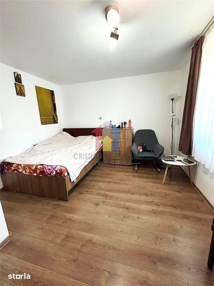 Casă cu 5 camere cu Teren 3789 Mp în Chiscani