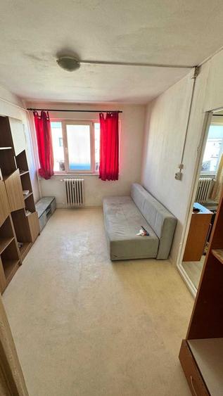 Apartament cu 2 camere semidecomandat în Tractorul