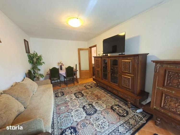 Apartament cu 3 camere decomandat în Calea Dumbrăvii