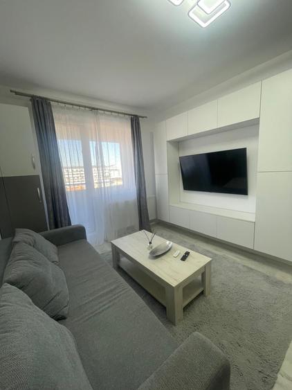 Apartament cu 2 camere semidecomandat în Militari