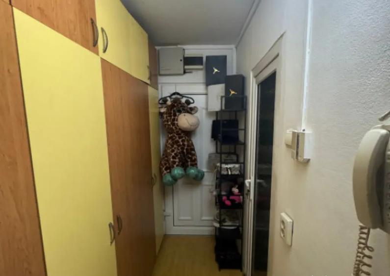 Apartament cu 3 camere semidecomandat în Orașul Vechi