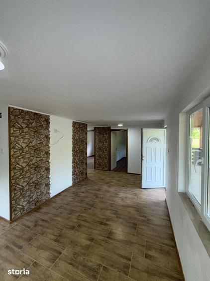 Casă cu 4 camere cu Teren 1223 Mp în Ciofrângeni