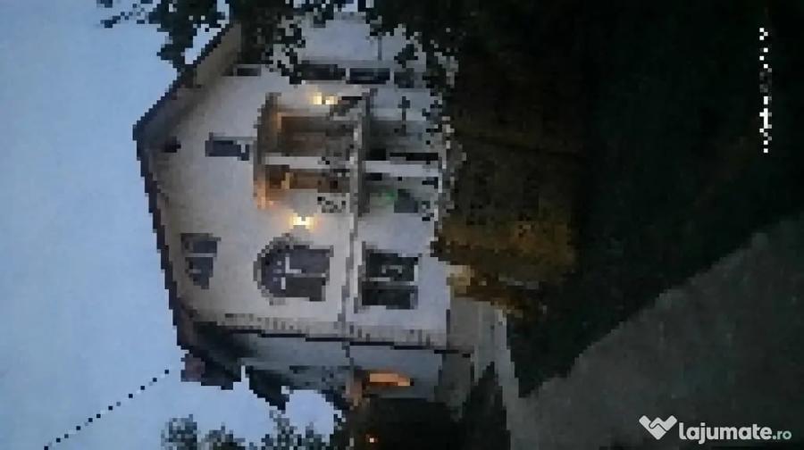 Casă cu 3 camere cu Teren 100 Mp în Central