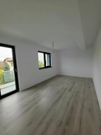 Duplex cu 5 camere cu Canalizare în Corbeanca