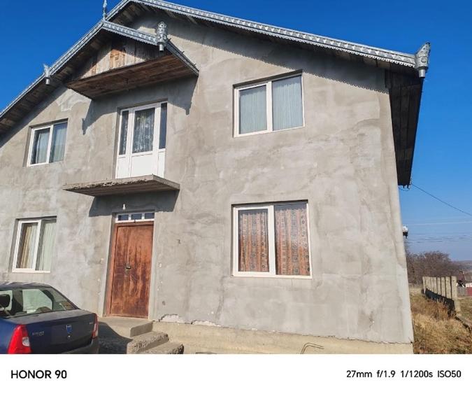 Casă individuală cu 5 camere cu Teren 1800 Mp în Seliștea