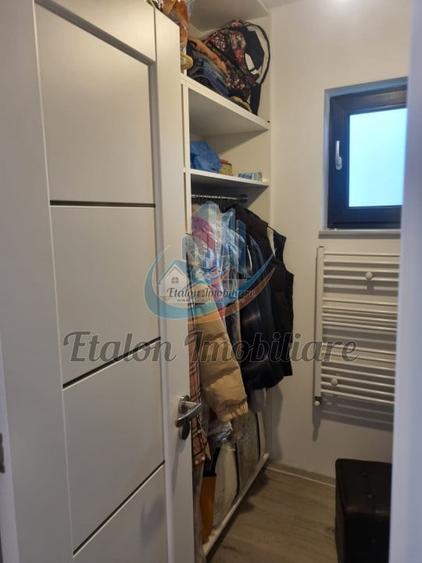 Casă individuală cu 5 camere cu Teren 350 Mp în Periferie