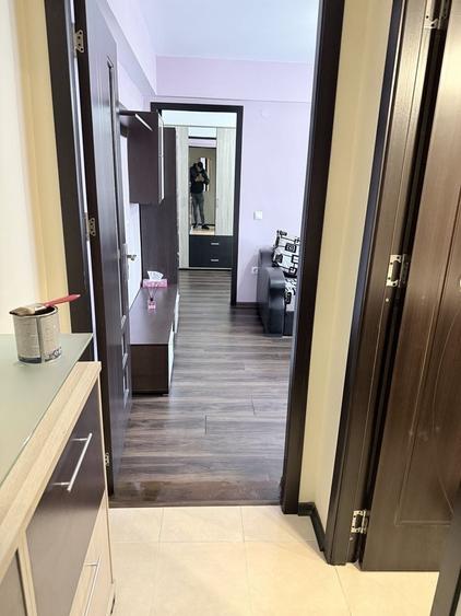 Apartament cu 3 camere semidecomandat în Turnu Măgurele