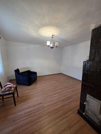 Casă cu 3 camere în 1 Mai