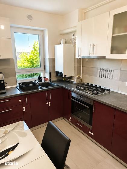 Apartament cu 2 camere decomandat în Tractorul