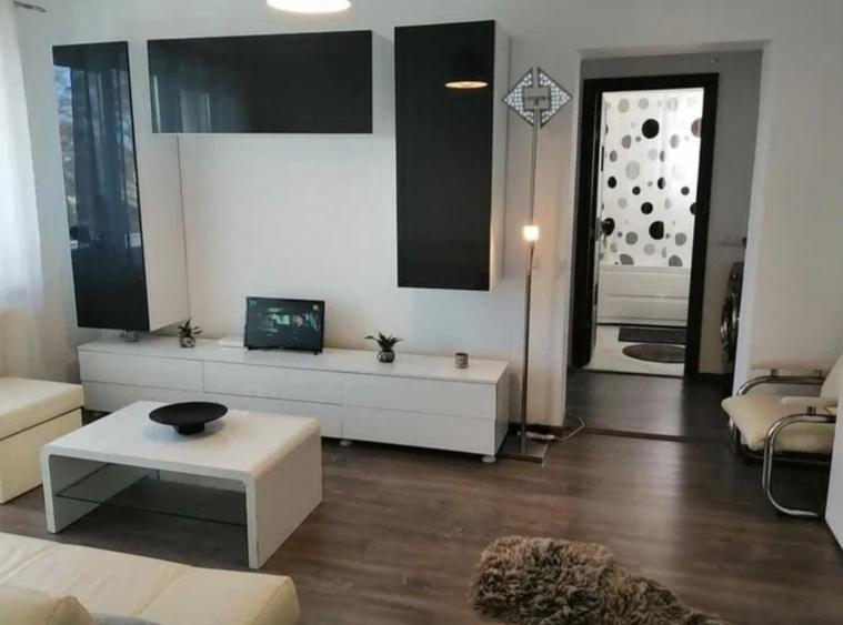 Apartament cu 2 camere semidecomandat în Central