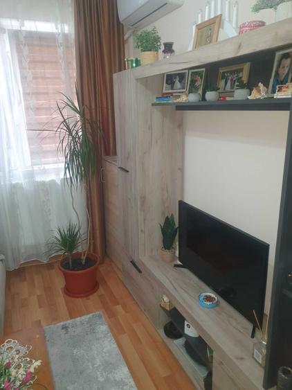 Apartament cu 2 camere decomandat în Războieni