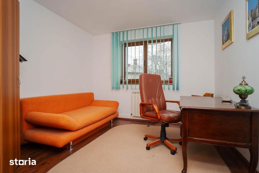 Apartament cu 5 camere în Central