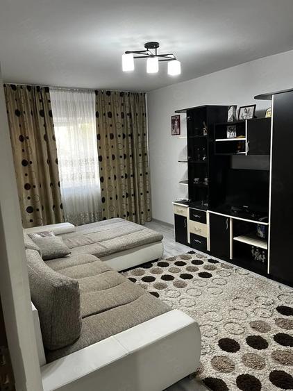 Apartament cu 2 camere decomandat în Trivale