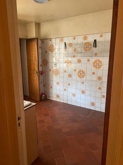 Apartament cu 4 camere decomandat în Titulescu