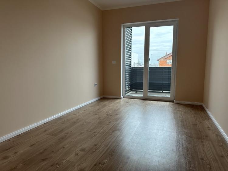 Duplex cu 4 camere cu Canalizare în Dumbrăvița
