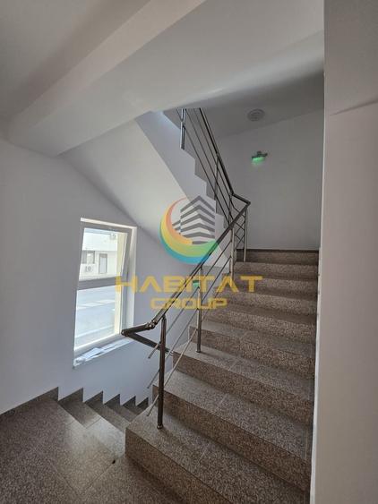 Apartament cu 4 camere semidecomandat în Berceni