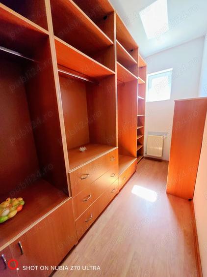 Casă cu 6 camere cu Teren 960 Mp în Ronaț