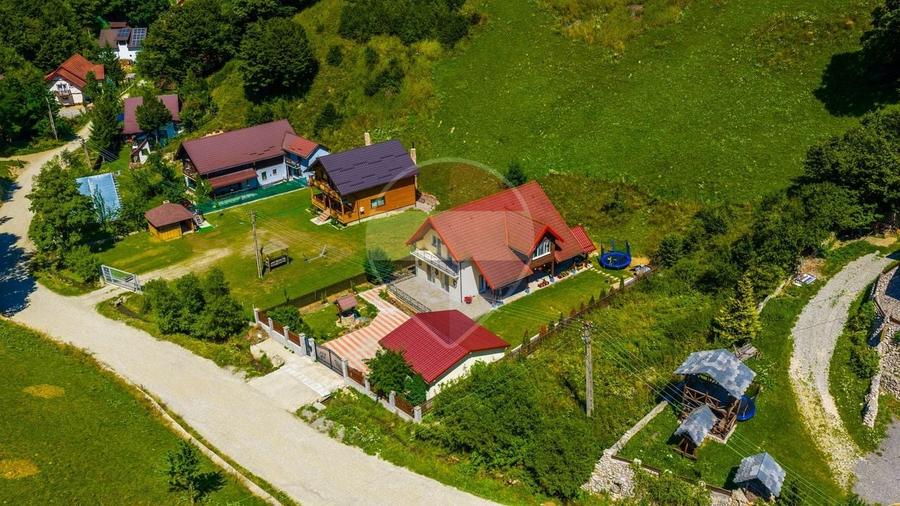 Casă individuală cu 4 camere cu Teren 853 Mp în Cheia