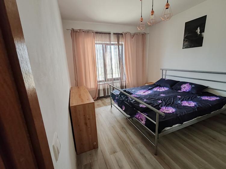 Apartament 2 camere liber la vanzare zona Coresi - 3