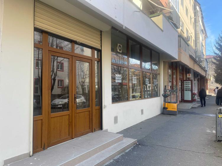 Spațiu comercial, de 102 mp, în Valea Aurie