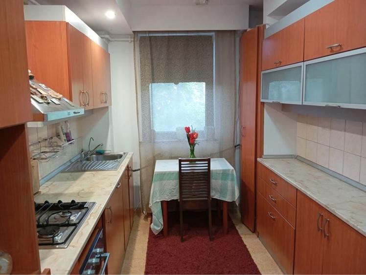 Apartament cu 2 camere decomandat în Berceni
