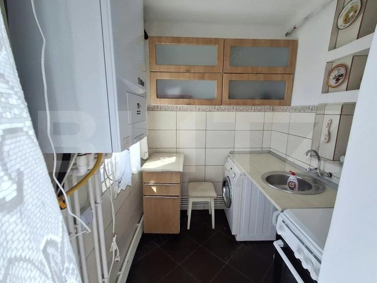 Apartament cu 2 camere semidecomandat în Filiași