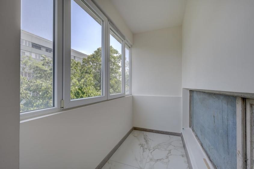 Apartament cu 3 camere semidecomandat în Baba Novac