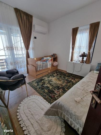 Casă cu 4 camere în Fundeni