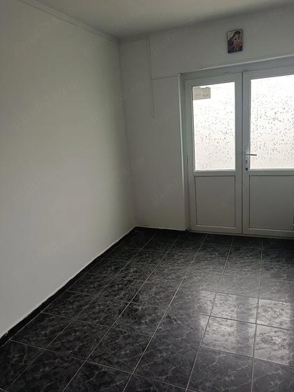 Apartament cu 4 camere decomandat în Techirghiol
