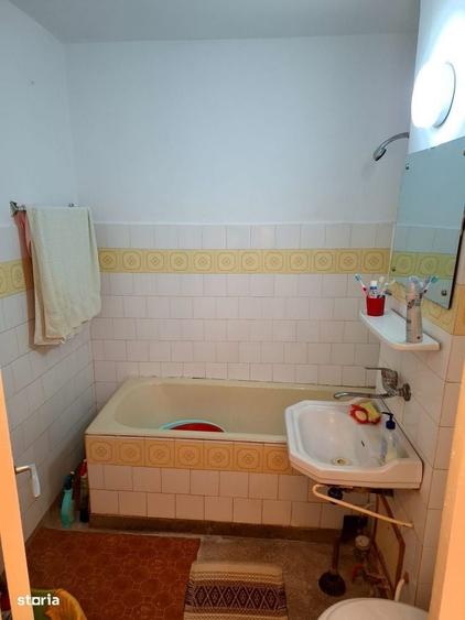 Apartament cu 3 camere decomandat în Trivale