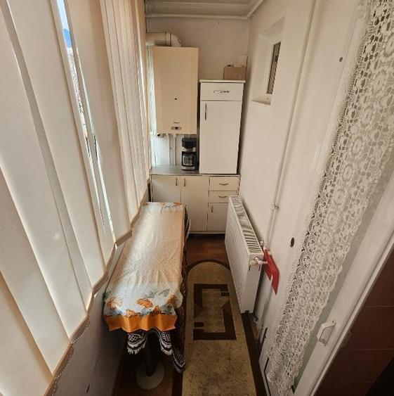 Apartament cu 3 camere decomandat în Astra