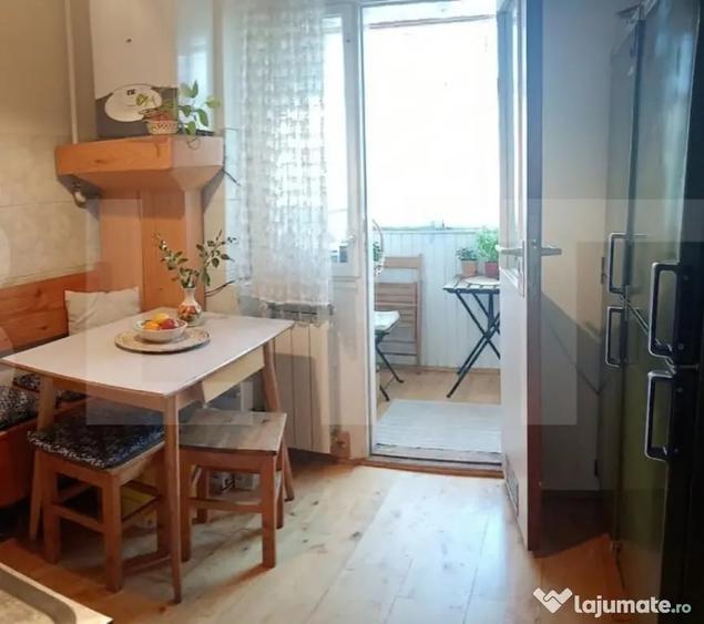 Apartament cu 3 camere decomandat în Lenin