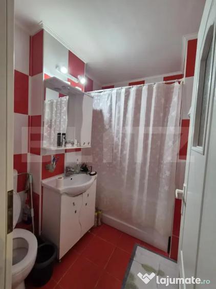 Apartament cu 3 camere semidecomandat în Central