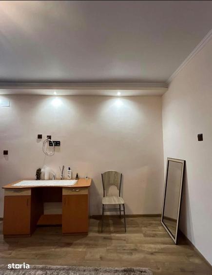 Casă cu 5 camere cu Teren 7700 Mp în Ineu