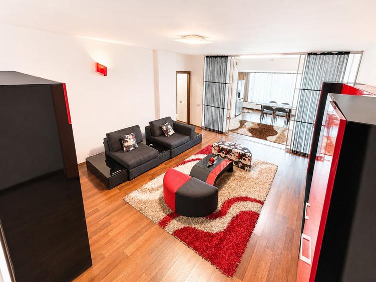 Apartament cu 3 camere semidecomandat în Calea Plevnei