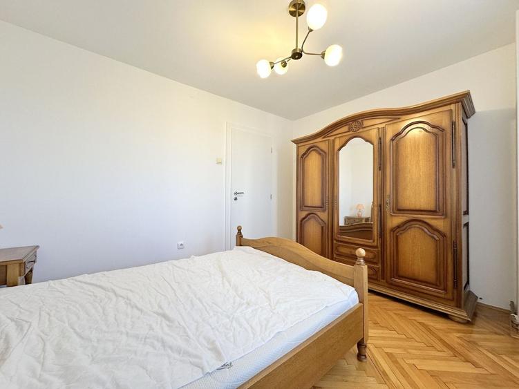 Apartament cu 3 camere decomandat în Dacia