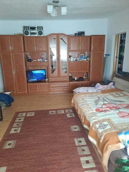 Casă cu 2 camere cu Teren 700 Mp în Mărăști