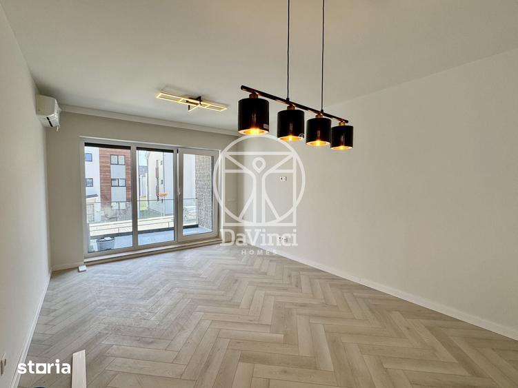 Apartament cu 3 camere decomandat în Cristian