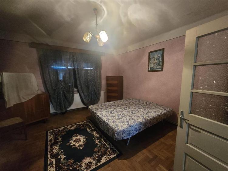 Casă individuală cu 3 camere cu Canalizare în Central