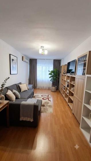 Apartament cu 4 camere decomandat în Apărătorii Patriei