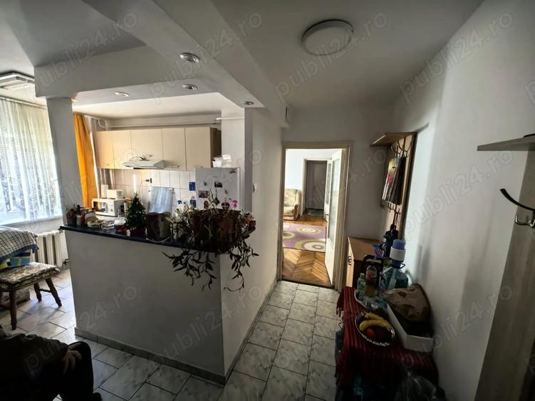 Apartament cu 2 camere semidecomandat în Lipovei