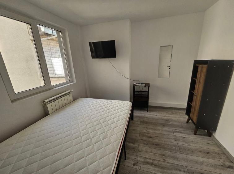 Apartament cu 3 camere decomandat în 1 Mai